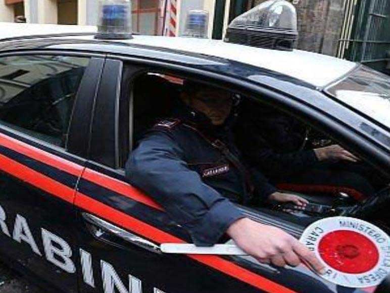 carabinieri_auto_paletta