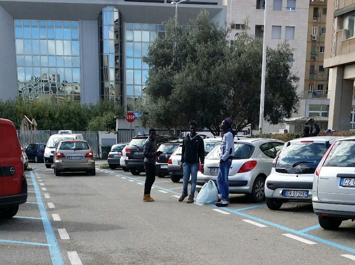 IMMIGRAZIONE, Opposizione all’attacco dopo il racconto delle molestie subite in un parcheggio a Cagliari