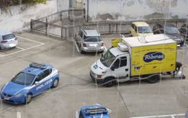 CAGLIARI, Rubano in via Campania un furgone dell’Arborea con latticini: arrestati due pregiudicati di Sestu