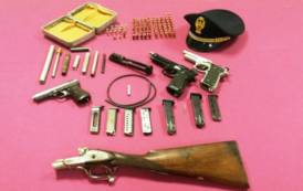 OLBIA, Aveva pistola, cartucce, detonatore e pistole giocattolo modificate in roulotte: arrestato 64enne