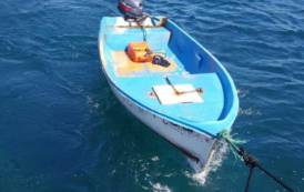 TEULADA, Durante fine settimana recuperati davanti al Poligono altri 14 algerini con due barchini in legno e vetroresina
