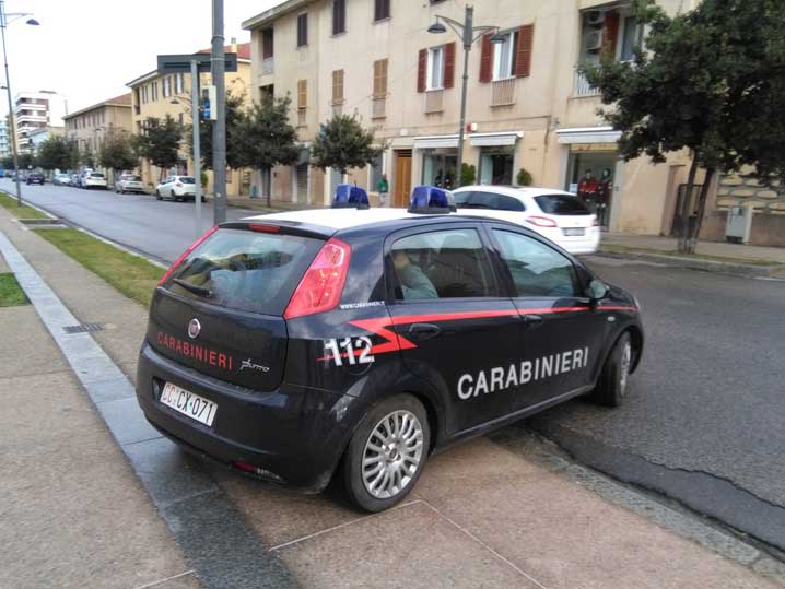 Carabinieri_auto_Carbonia