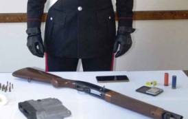 DECIMOPUTZU, Deteneva un fucile a canne mozze con matricola abrasa e refurtiva: arrestato agricoltore 25enne