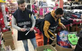 CAGLIARI, Sequestrati 142 articoli contraffatti e 199 prodotti considerati pericolosi per i consumatori