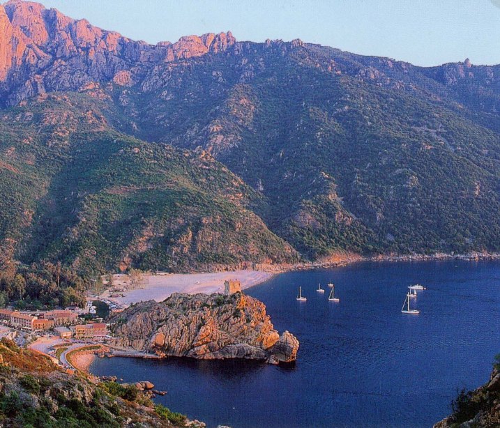 Mentre in Corsica costruivano il futuro, in Sardegna vent’anni di politica ‘castrista’ (Romano Fischetti)