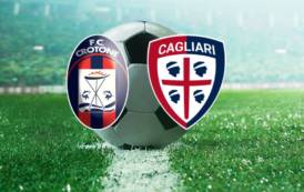 CALCIO, Punto d’oro del Cagliari a Crotone (1-1). Polemiche sul Var