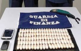 CAGLIARI, Nigeriano con 1 chilo di eroina nello stomaco arrestato all’Aeroporto. Nel 2017 sequestrati oltre 17 chili di droga