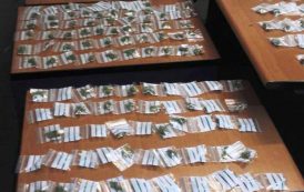 CAGLIARI, Sfugge agli agenti, ma ‘perde’ 578 bustine piene di marihuana
