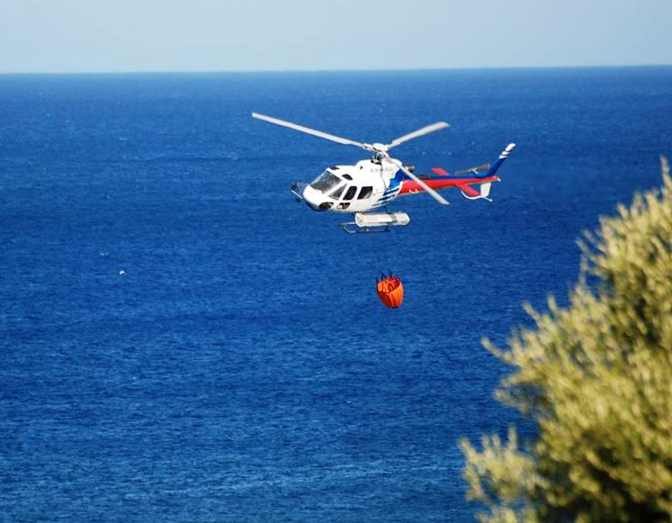 ARZANA, Precipita elicottero del Corpo Forestale: due feriti in ospedale. Pigliaru: “Grazie agli operatori dell’antincendio”