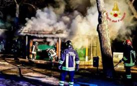 CAGLIARI, In fiamme un chiosco di viale Buoncammino