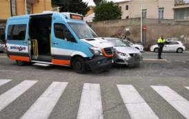 CAGLIARI, Auto contro ‘AmicoBus’ del Ctm: 55enne al Pronto soccorso