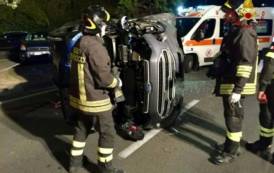 CAGLIARI, Incidente al Poetto: tre auto coinvolte con feriti lievi (VIDEO)