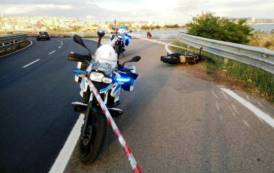 CAGLIARI, Finisce con la moto sul guardrail: giovane motociclista all’ospedale in gravi condizioni