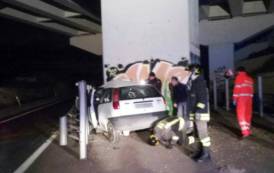 QUARTU SANT’ELENA, Si schianta in auto contro un pilastro della 554: morto un 24enne quartese