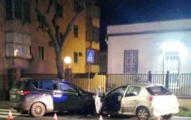 CAGLIARI, Scontro frontale in viale Marconi: feriti i due conducenti