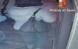 CAGLIARI, Ruba 120 euro in monete da un bar: denunciata una donna. Poi una misteriosa restituzione