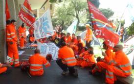 Ad Olmedo la politica regionale ha fallito: minatori al 60imo giorno di protesta a 180 metri sotto terra (Simone Testoni)