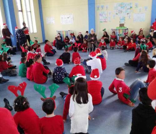 Buon Natale Di Iacchetti Con I Bambini.Pimentel Bambini Cristiani E Musulmani Insieme Per Festeggiare Natale Con Canti Natalizi E Danze Arabe Ad Maiora Media Sardegna