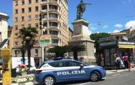 CAGLIARI, Fermato nel largo Carlo Felice con hashish, ecstasy e cocaina: arrestato 22enne di Quartucciu