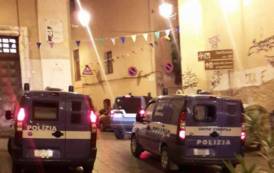 CAGLIARI, Dopo episodi di vandalismo, controlli nelle piazze del quartiere Marina: identificati numerosi giovani