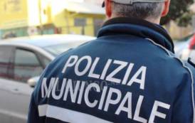 CAGLIARI, In due rubano un borsello da un’auto: arrestato 21enne algerino, complice riesce a fuggire