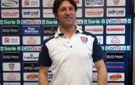 CALCIO, Rastelli prima di Bari-Cagliari: “Domani a Bari per vincere, senza distrazioni”