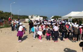 SASSARI, In 500 per ripulire la spiaggia di Platamona: giornata di sensibilizzazione ambientale