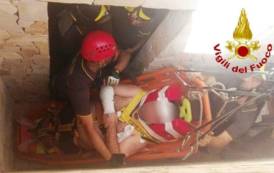 QUARTU SANT’ELENA, Una caduta di due metri nello scantinato: salvato dai vigli del fuoco (VIDEO)