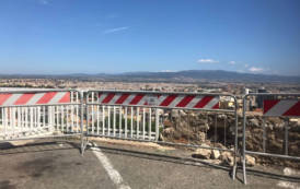 ISTANTANEA, Transenne in via Belvedere a Cagliari da oltre 4 anni: vista panoramica pericolosa