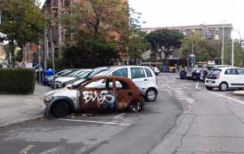 CAGLIARI, In via Cadello residenti sul piede di guerra: “C’è da spostare una macchina, un monumento al degrado dimenticato da mesi”