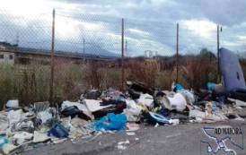 CAGLIARI, Nuovamente la discarica in via Simeto e nessuno interviene (IMMAGINI)