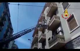 CAGLIARI, Incendio in un appartamento in via San Benedetto (VIDEO)